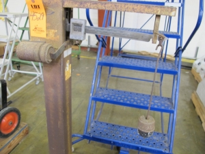 HOWE RICHARDSON SCALE, 28" X 28" SCALE TOP, WITH WEIGHTS, 2000LB CAPACITY. LOADING & HANDLING FEE $15-4529